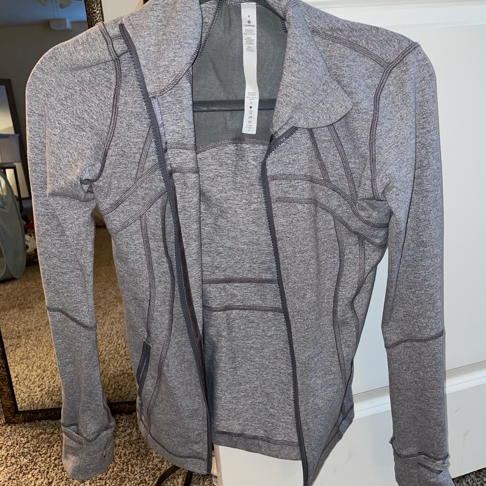 Lululemon define jacket size 4